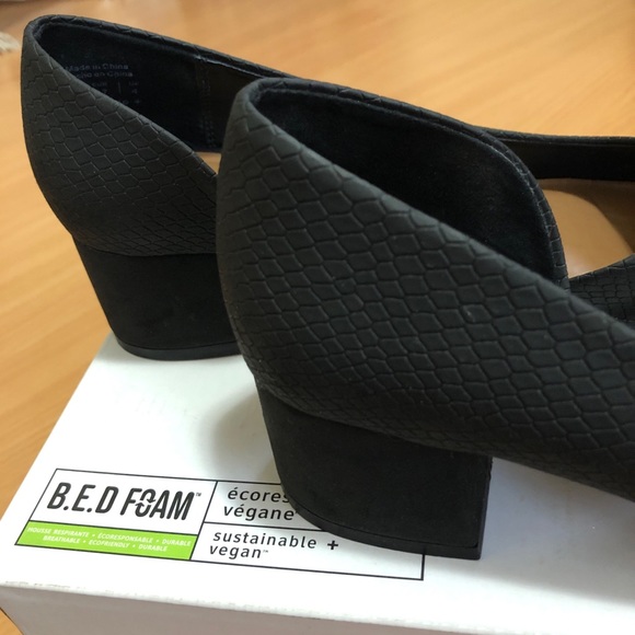 Call It Spring | Black vegan leather pumps Size 6 - Picture 4 of 7